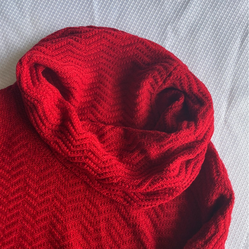 Women’s Red Neck Sweater Winter Size Medium